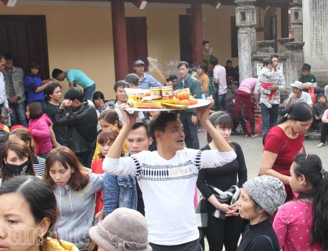 Vàng mã vắng bóng ở chùa Hương ảnh 3